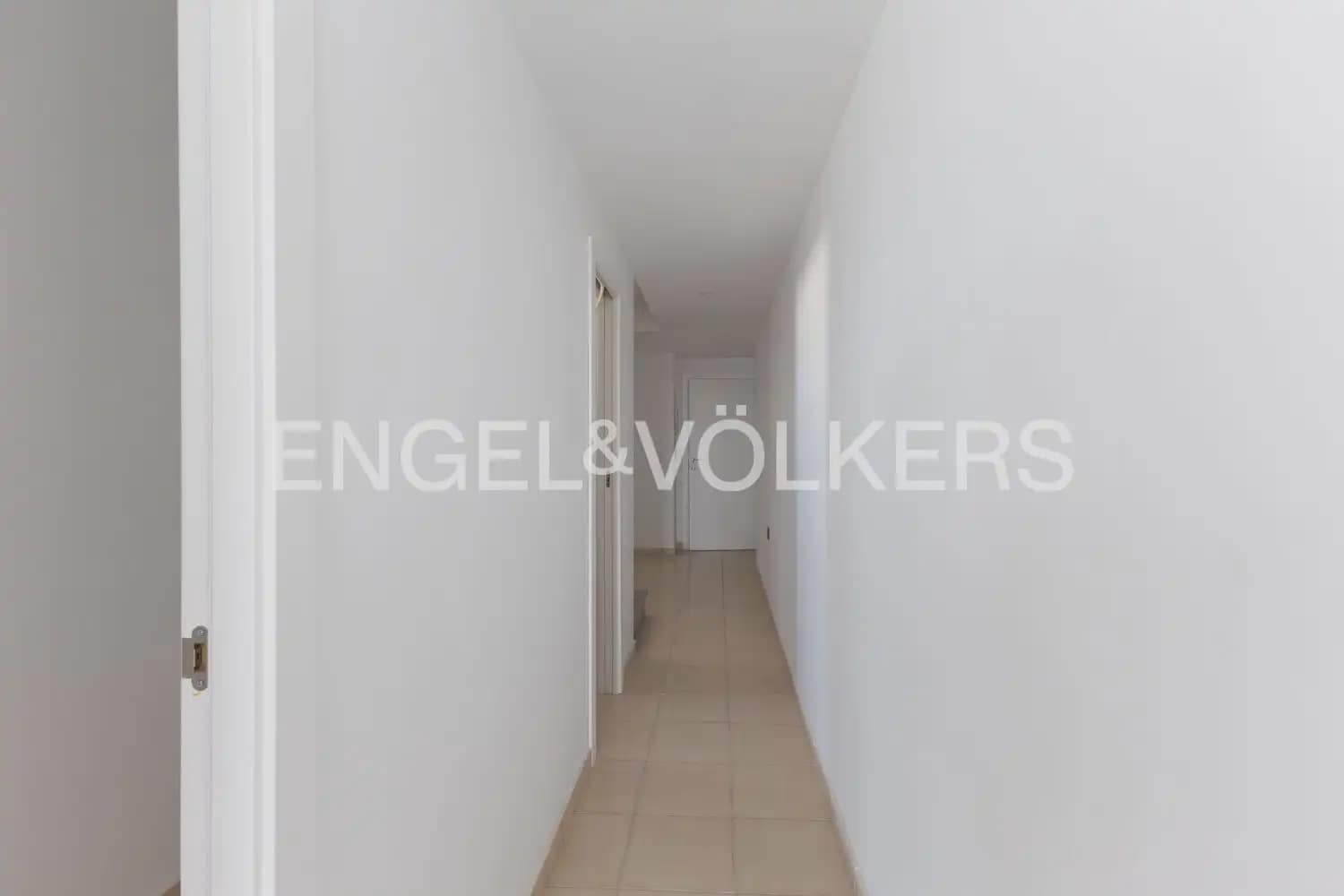 3 bedroom Penthouse for sale in La Vall d'Uixo with garage - € 212,000 (Ref: 9898057)
