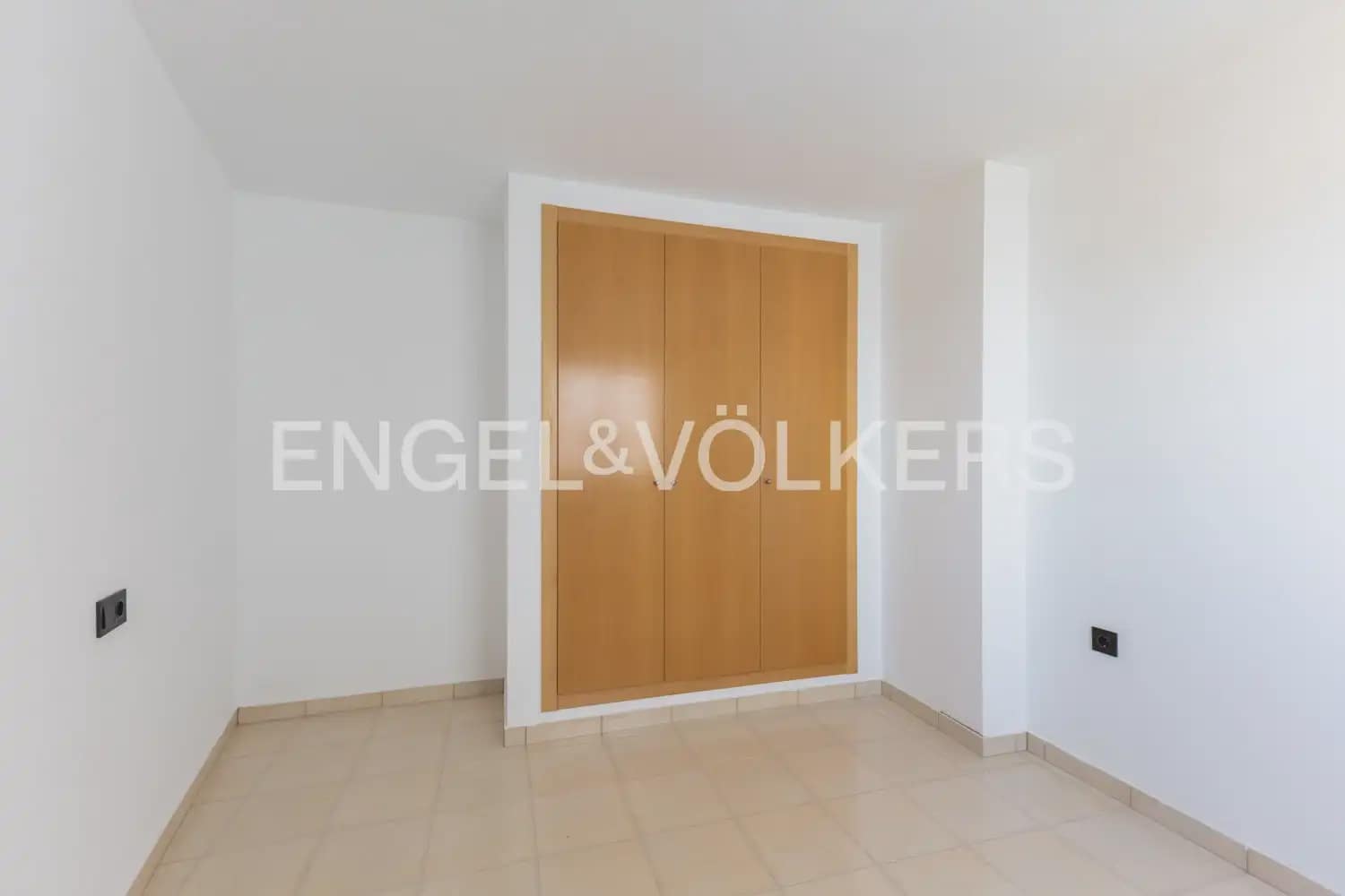 3 bedroom Penthouse for sale in La Vall d'Uixo with garage - € 212,000 (Ref: 9898057)