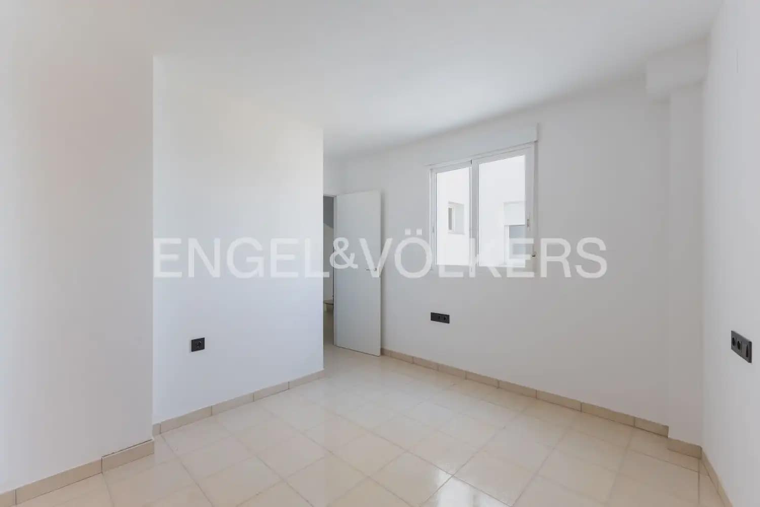 3 bedroom Penthouse for sale in La Vall d'Uixo with garage - € 212,000 (Ref: 9898057)