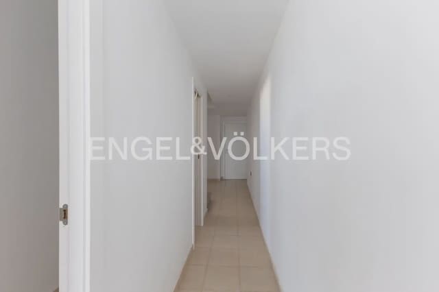 3 bedroom Penthouse for sale in La Vall d'Uixó with garage - € 212,000 (Ref: 9898057)