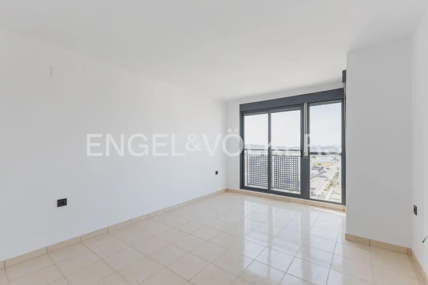 3 bedroom Penthouse for sale in La Vall d'Uixo with garage - € 212,000 (Ref: 9898057)