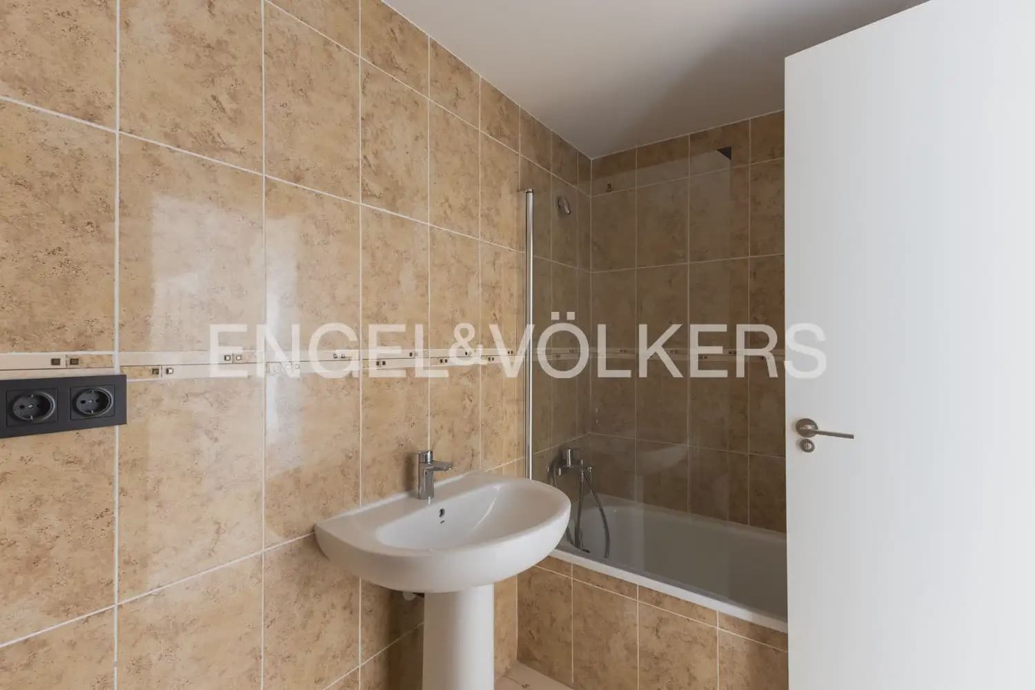 3 bedroom Penthouse for sale in La Vall d'Uixo with garage - € 212,000 (Ref: 9898057)