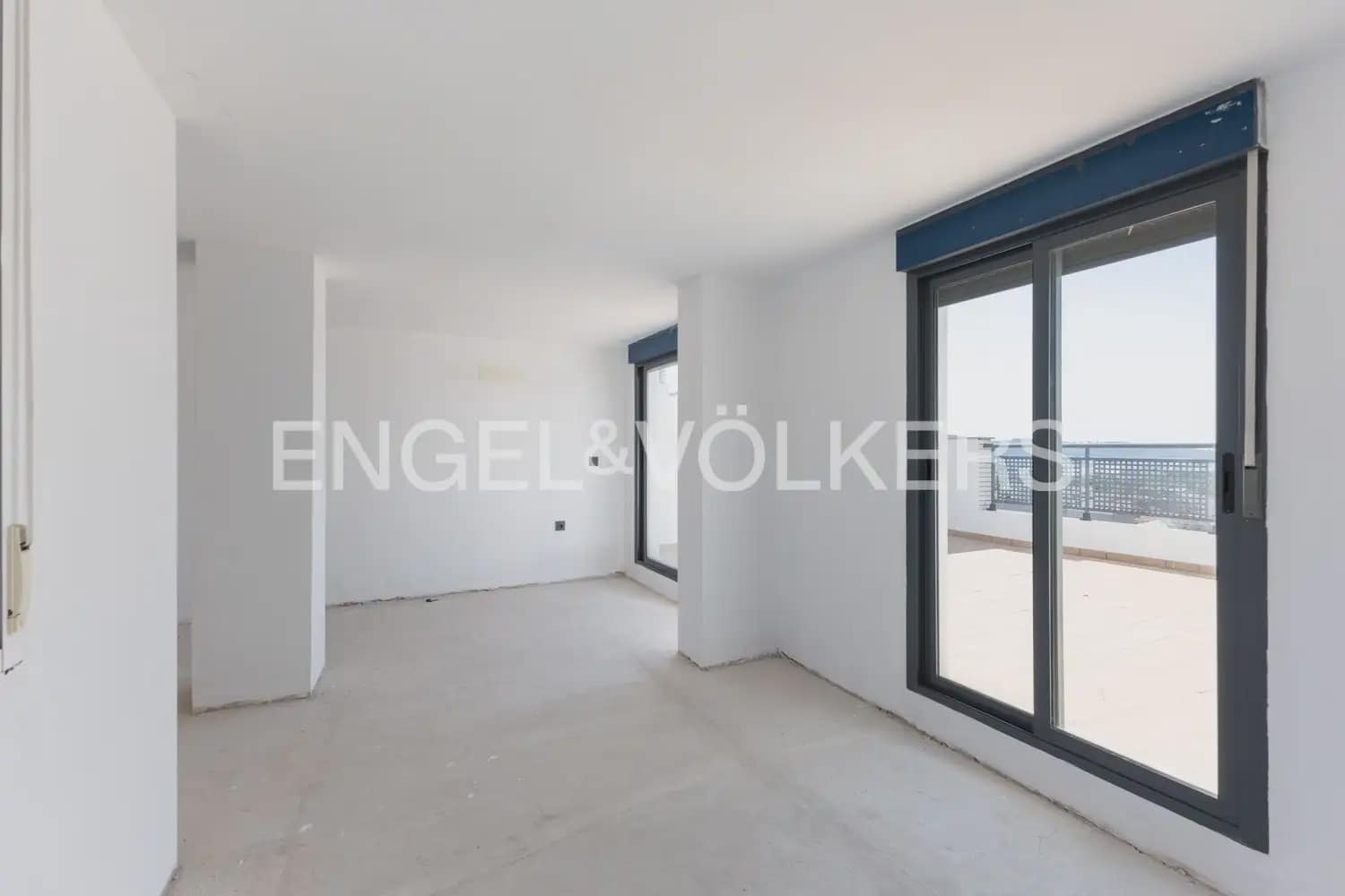 3 bedroom Penthouse for sale in La Vall d'Uixo with garage - € 212,000 (Ref: 9898057)