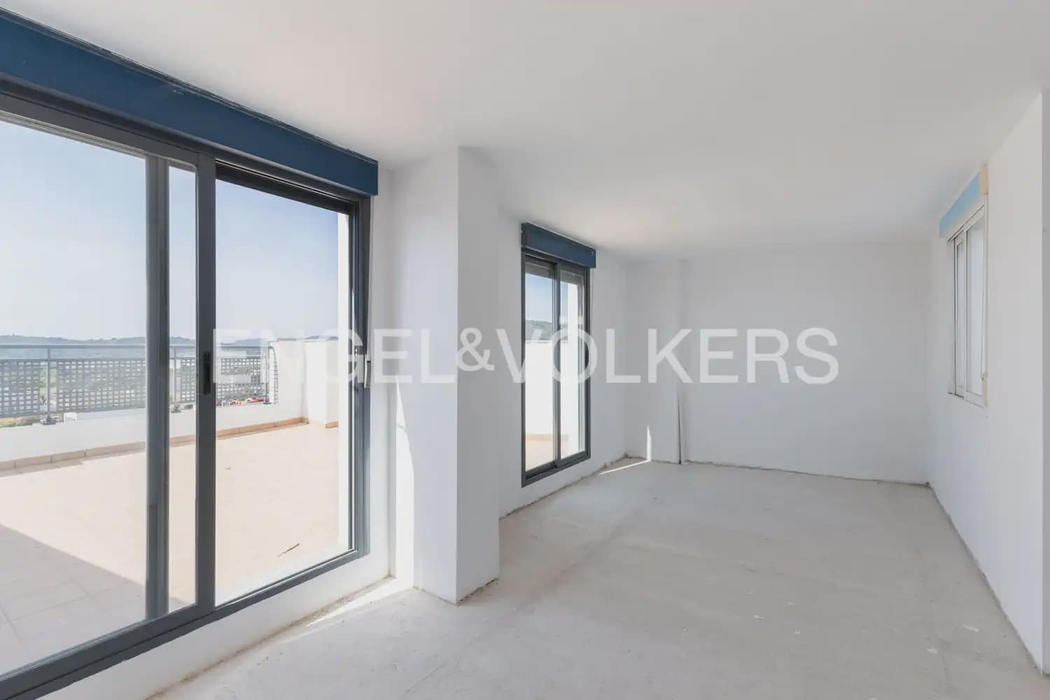 3 bedroom Penthouse for sale in La Vall d'Uixo with garage - € 212,000 (Ref: 9898057)
