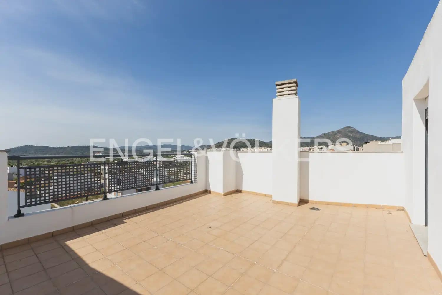 3 bedroom Penthouse for sale in La Vall d'Uixo with garage - € 212,000 (Ref: 9898057)