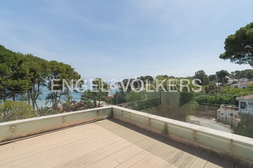Chalet de 4 habitaciones en Dénia en venta con garaje - 2.100.000 € (Ref: 9898059)