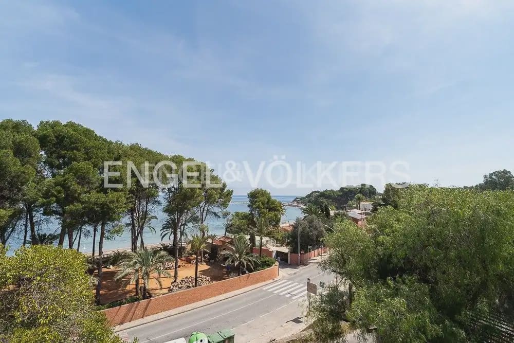 Chalet de 4 habitaciones en Dénia en venta con garaje - 2.100.000 € (Ref: 9898059)