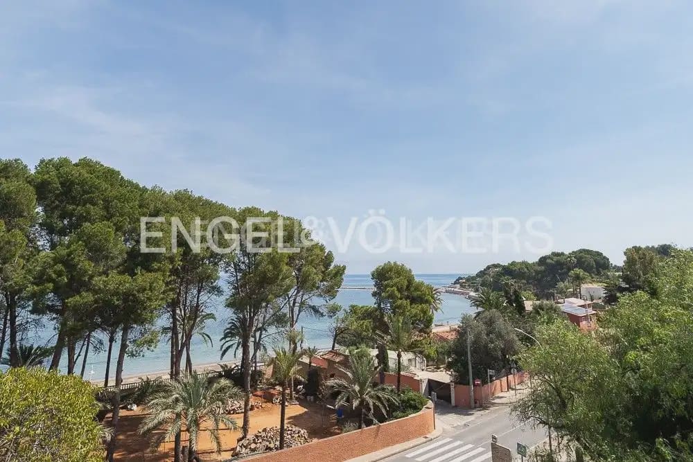 Chalet de 4 habitaciones en Dénia en venta con garaje - 2.100.000 € (Ref: 9898059)