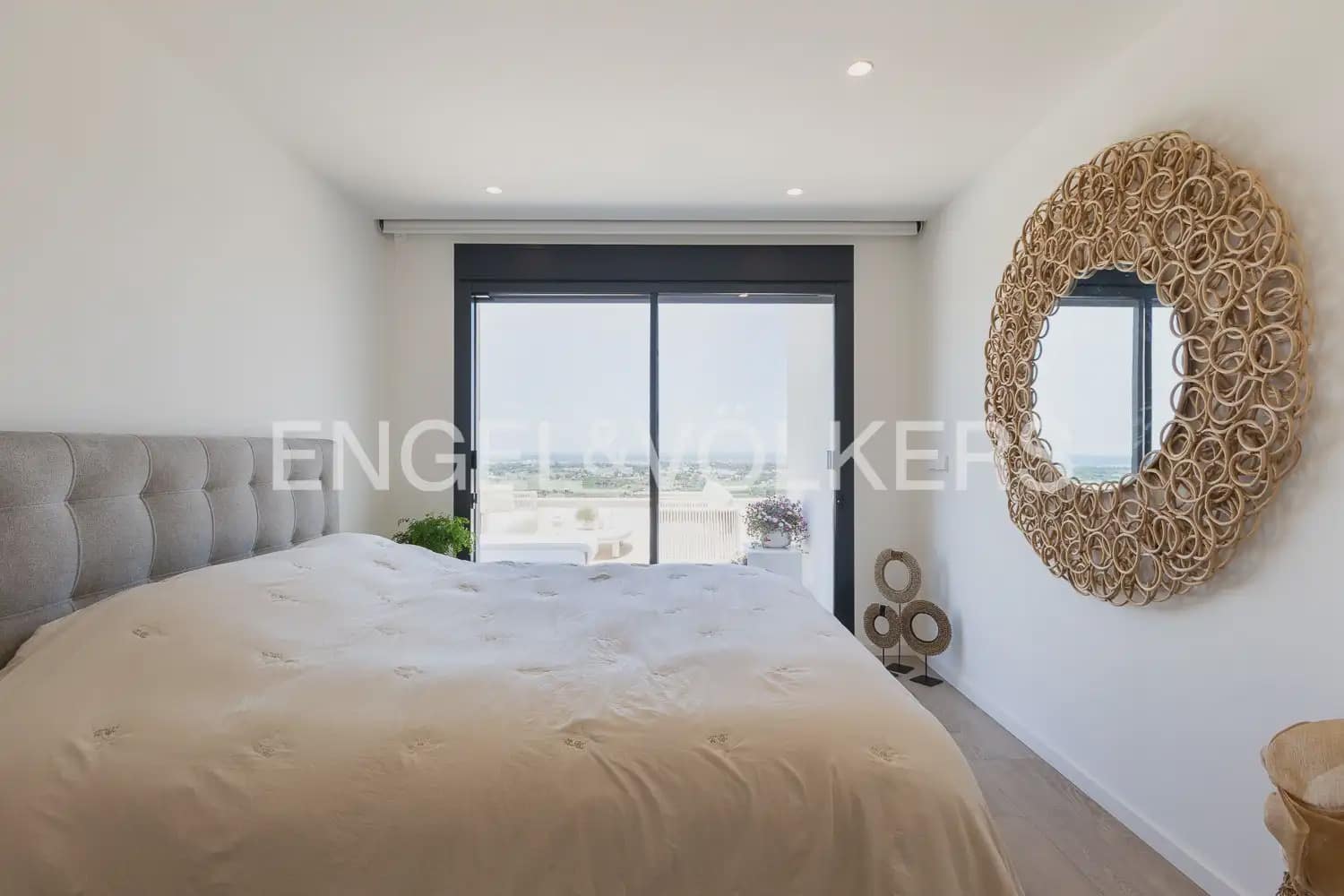 3 bedroom Penthouse for rent in Pedreguer with pool garage - € 2,800 (Ref: 9898061)