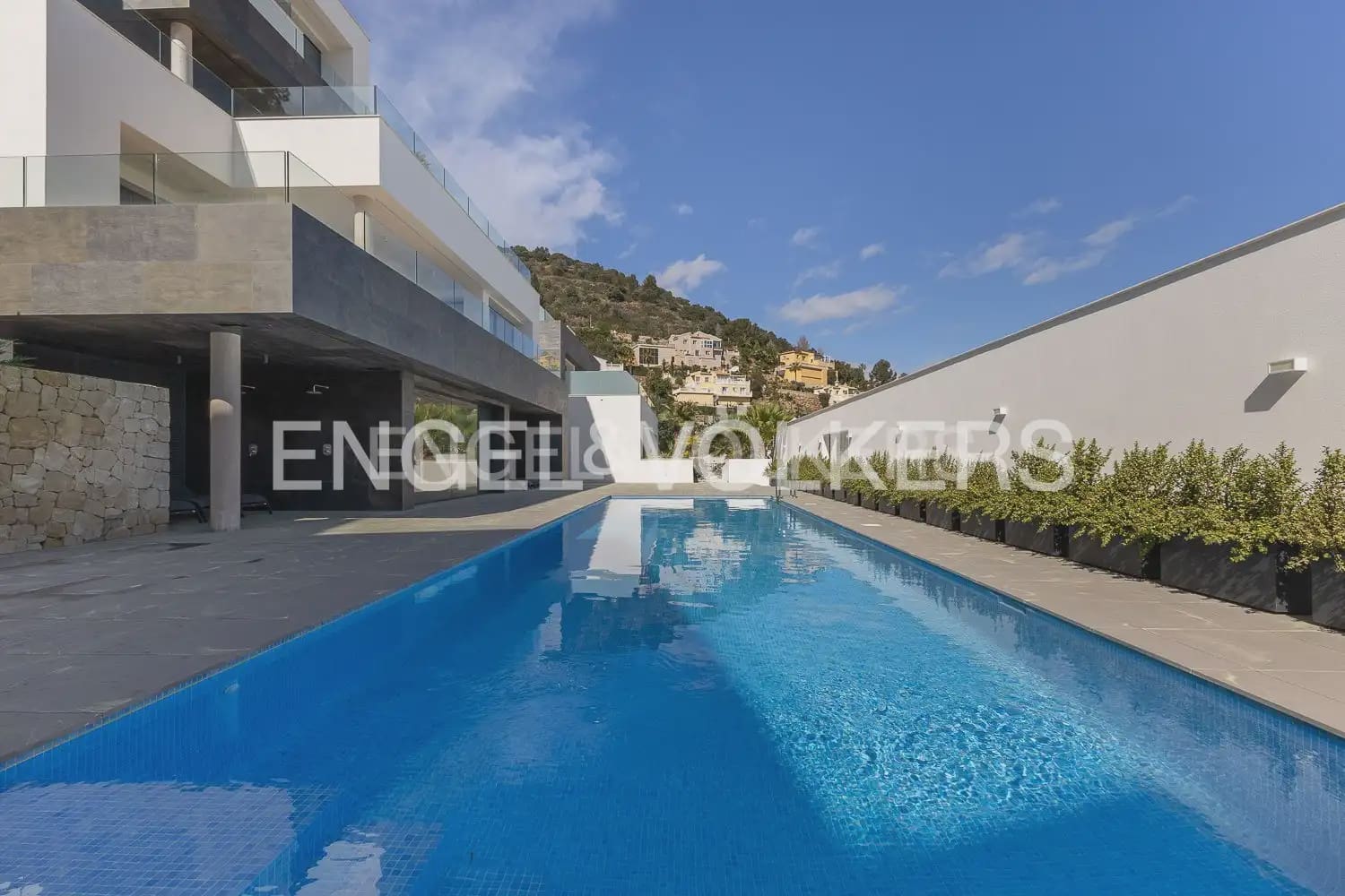 3 bedroom Penthouse for rent in Pedreguer with pool garage - € 2,800 (Ref: 9898061)