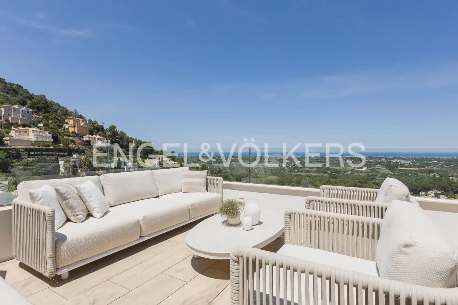 3 bedroom Penthouse for rent in Pedreguer with pool garage - € 2,800 (Ref: 9898061)