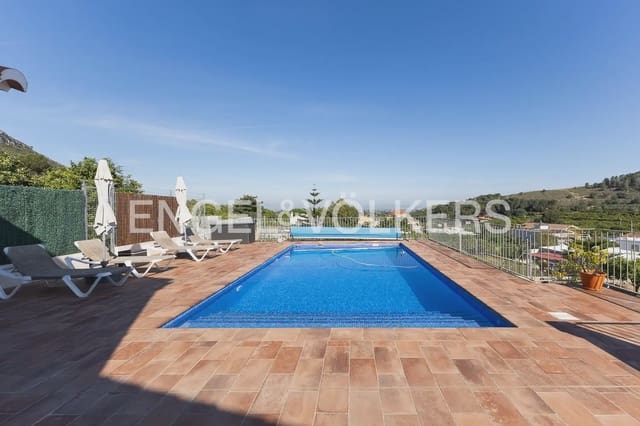 3 bedroom Villa for rent in Corbera with pool garage - € 2,000 (Ref: 9898062)