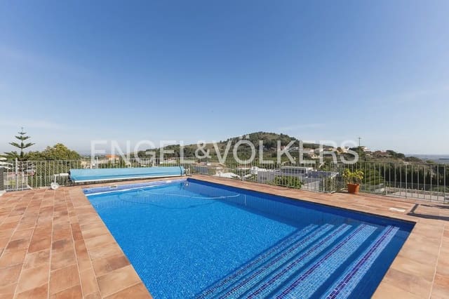 3 bedroom Villa for rent in Corbera with pool garage - € 2,000 (Ref: 9898062)