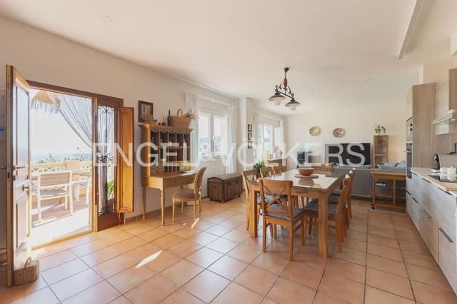 3 bedroom Villa for rent in Corbera with pool garage - € 2,000 (Ref: 9898062)