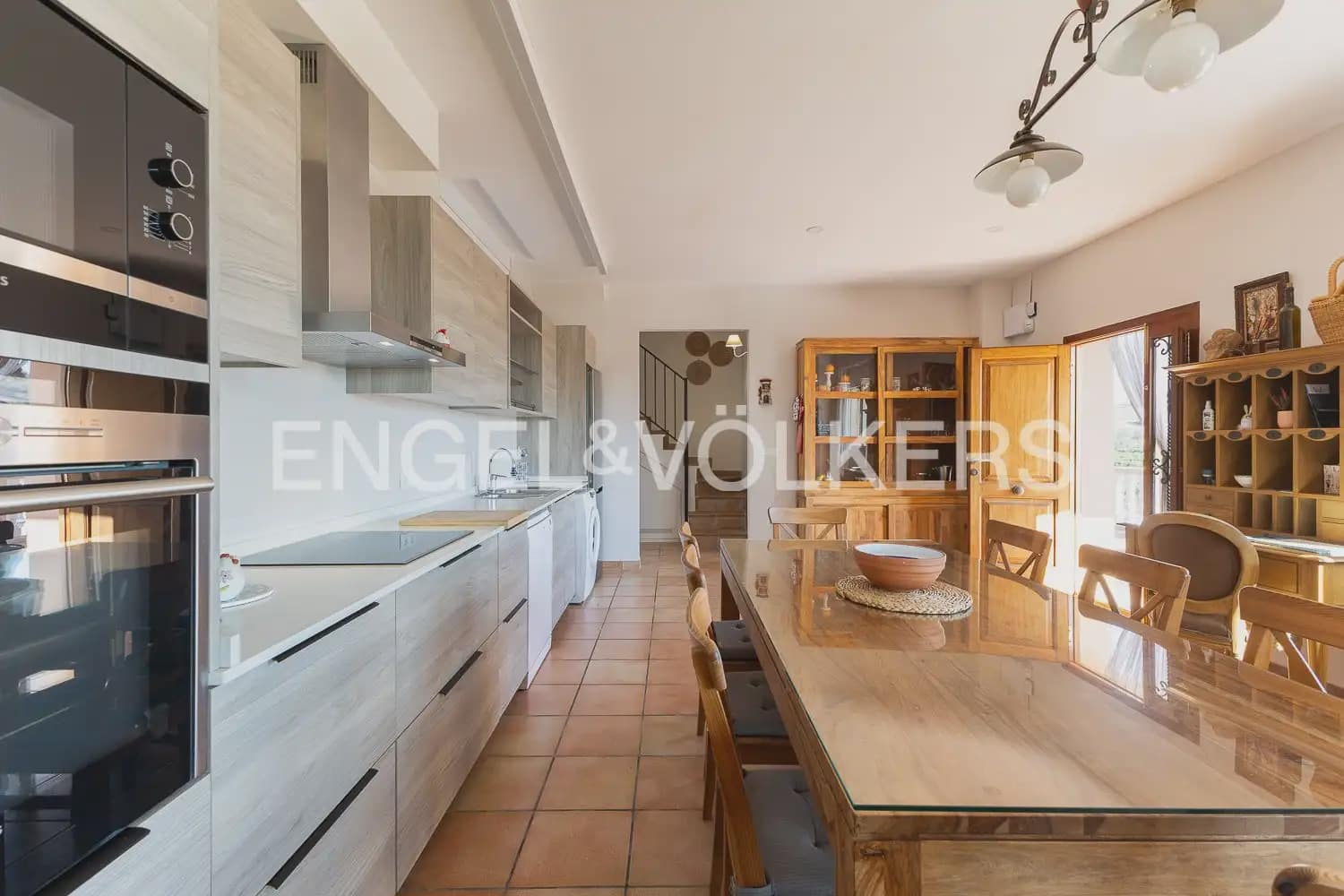 3 bedroom Villa for rent in Corbera with pool garage - € 2,000 (Ref: 9898062)