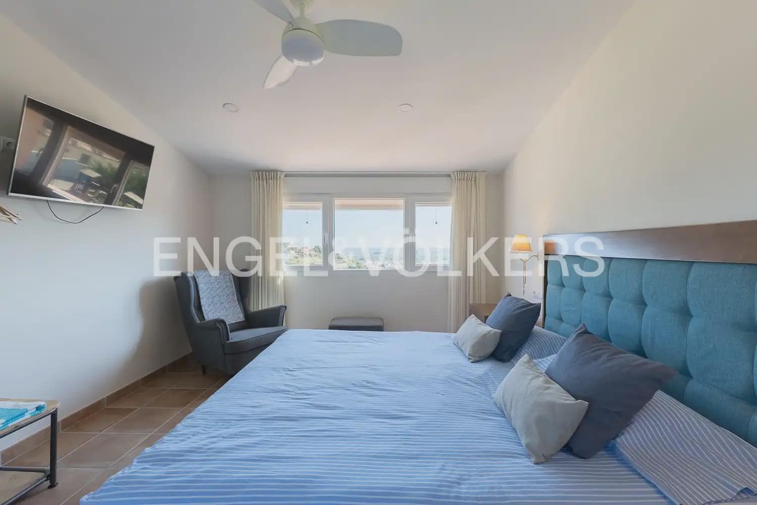 3 bedroom Villa for rent in Corbera with pool garage - € 2,000 (Ref: 9898062)