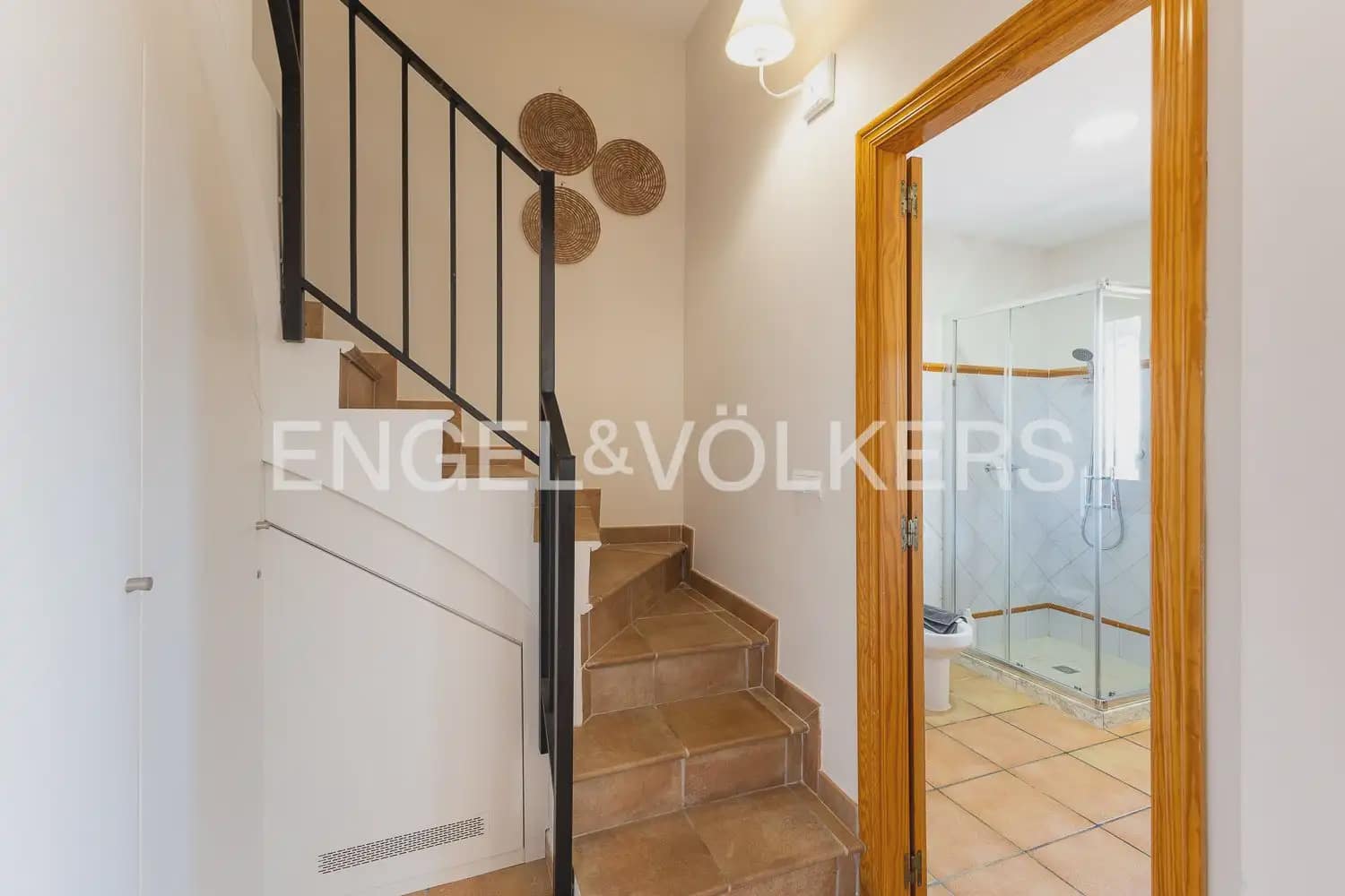 3 bedroom Villa for rent in Corbera with pool garage - € 2,000 (Ref: 9898062)