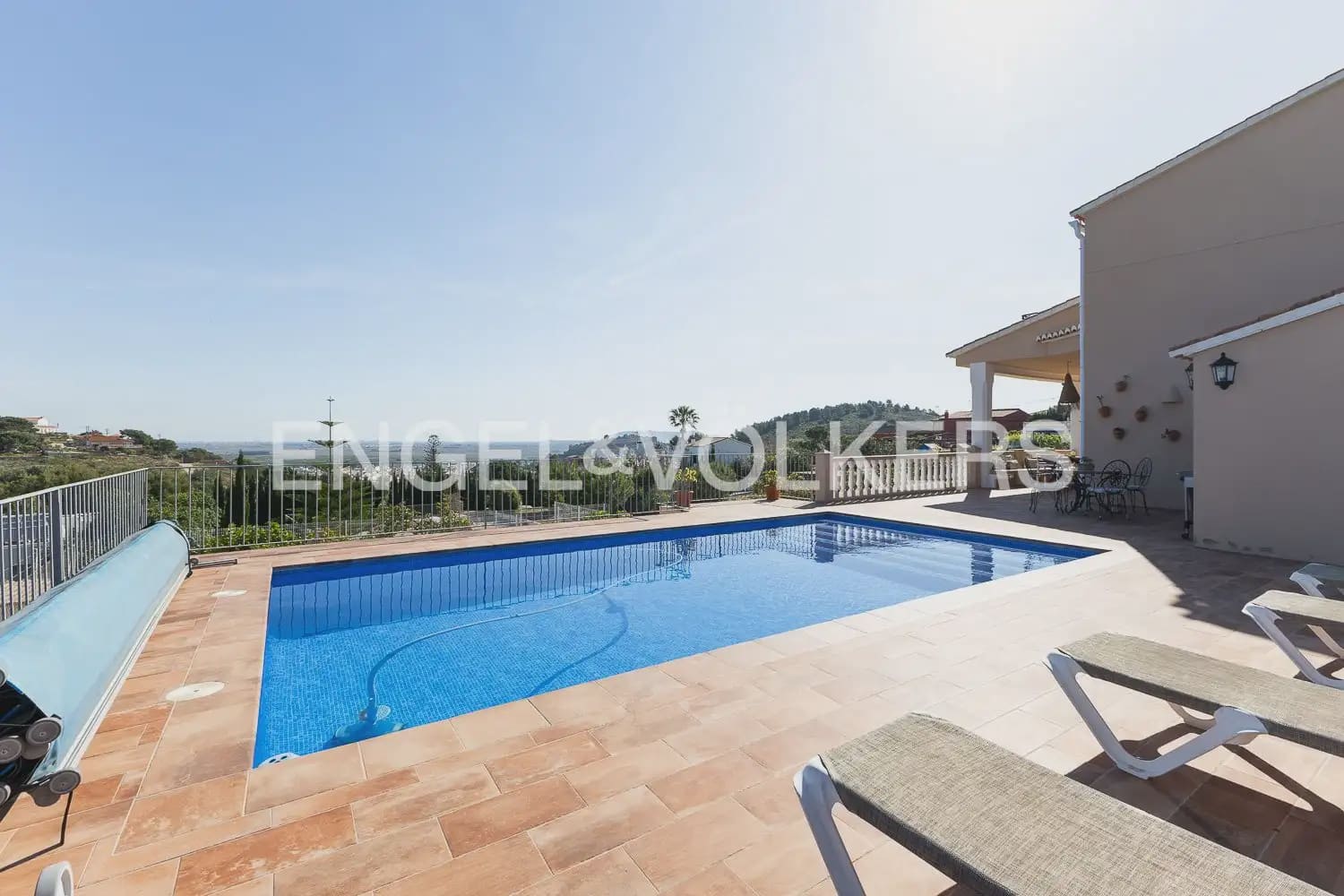 3 bedroom Villa for rent in Corbera with pool garage - € 2,000 (Ref: 9898062)