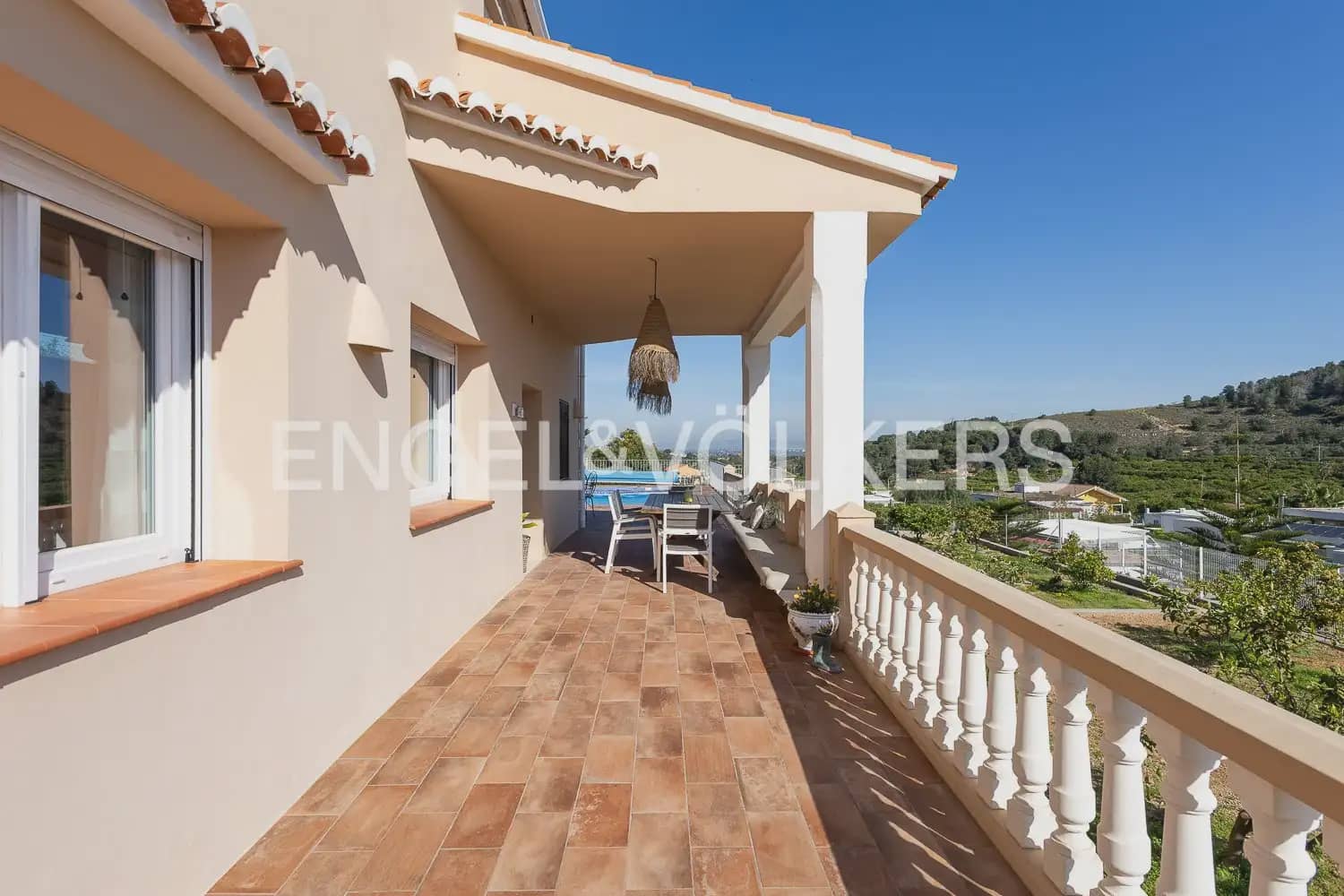 3 bedroom Villa for rent in Corbera with pool garage - € 2,000 (Ref: 9898062)