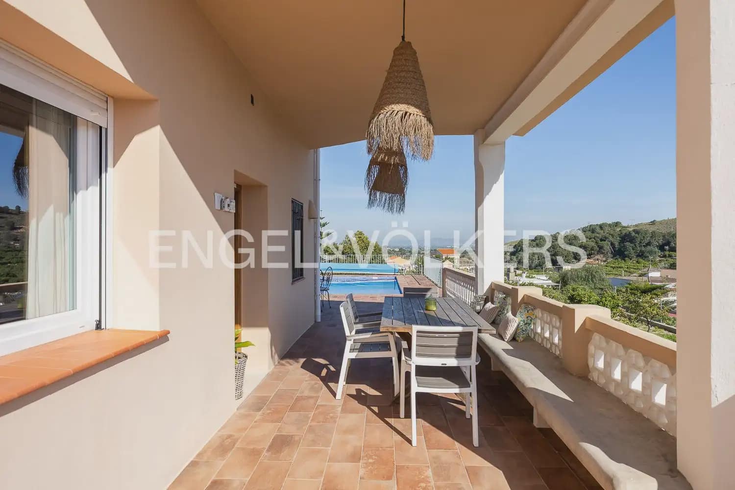 3 bedroom Villa for rent in Corbera with pool garage - € 2,000 (Ref: 9898062)