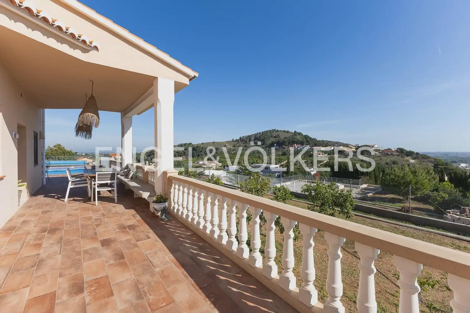 3 bedroom Villa for rent in Corbera with pool garage - € 2,000 (Ref: 9898062)