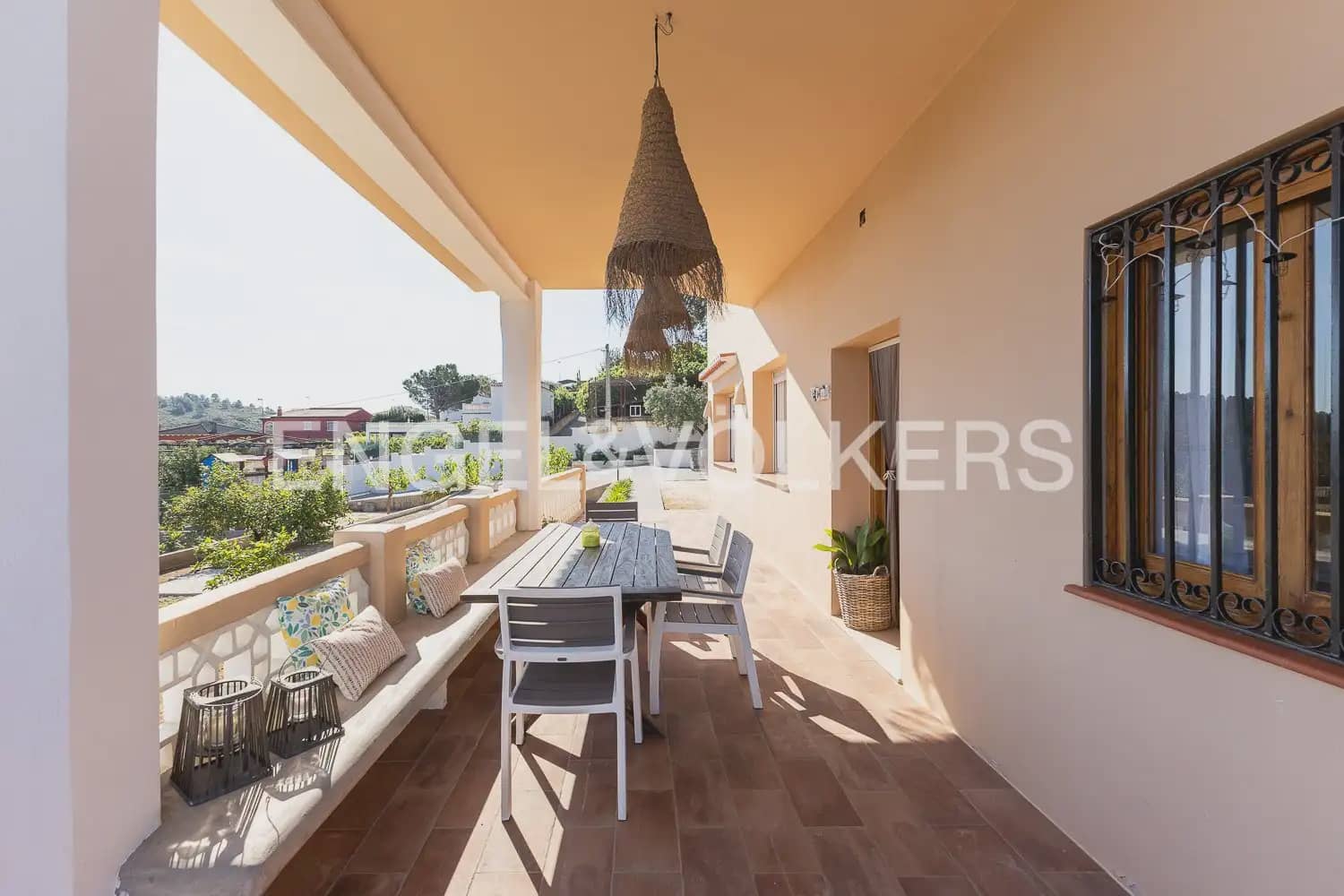 3 bedroom Villa for rent in Corbera with pool garage - € 2,000 (Ref: 9898062)