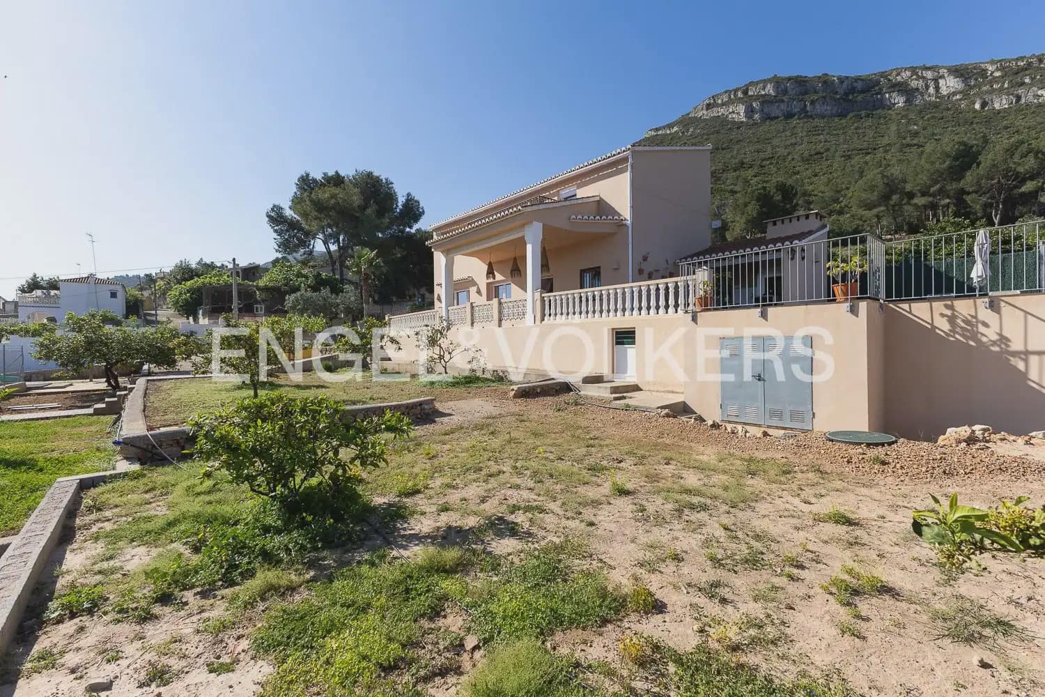 3 bedroom Villa for rent in Corbera with pool garage - € 2,000 (Ref: 9898062)