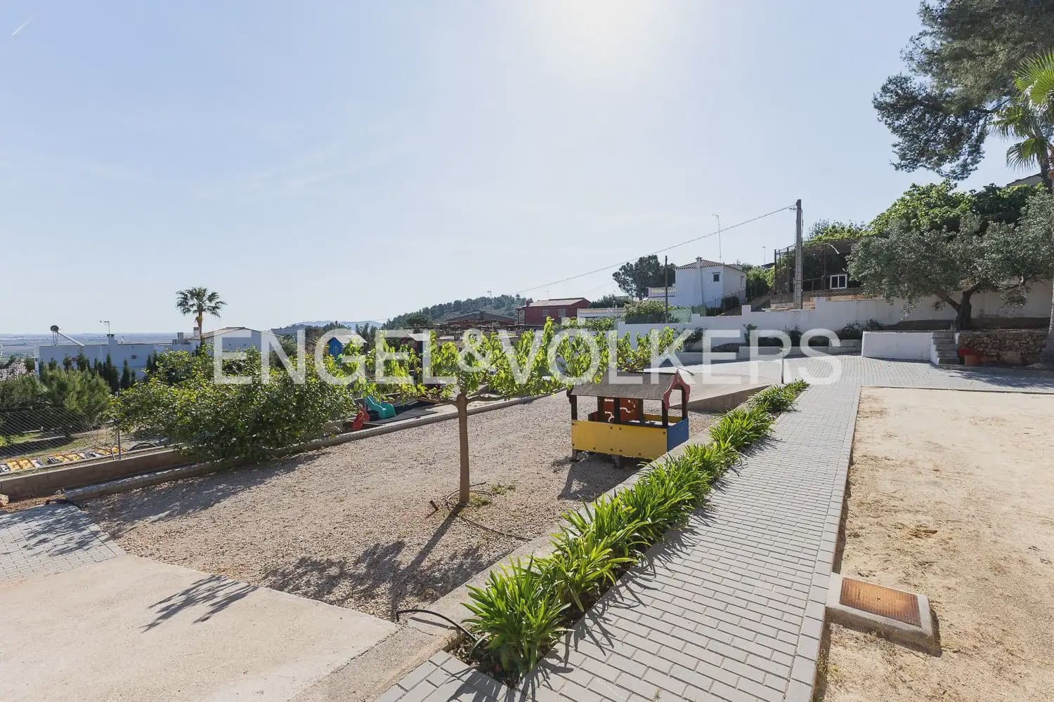 3 bedroom Villa for rent in Corbera with pool garage - € 2,000 (Ref: 9898062)
