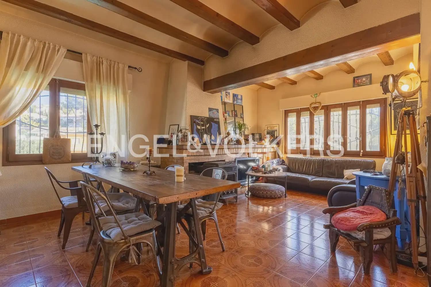 5 bedroom Villa for sale in La Font d'En Carros with pool garage - € 560,000 (Ref: 9898065)