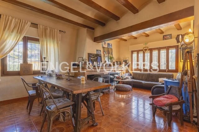 5 bedroom Villa for sale in La Font d'En Carròs with pool garage - € 560,000 (Ref: 9898065)