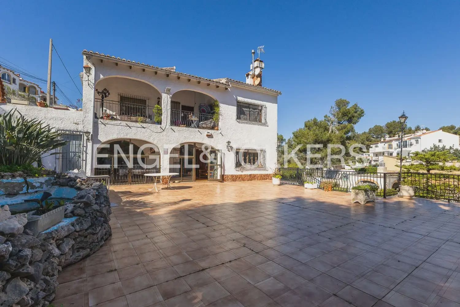 5 bedroom Villa for sale in La Font d'En Carros with pool garage - € 560,000 (Ref: 9898065)