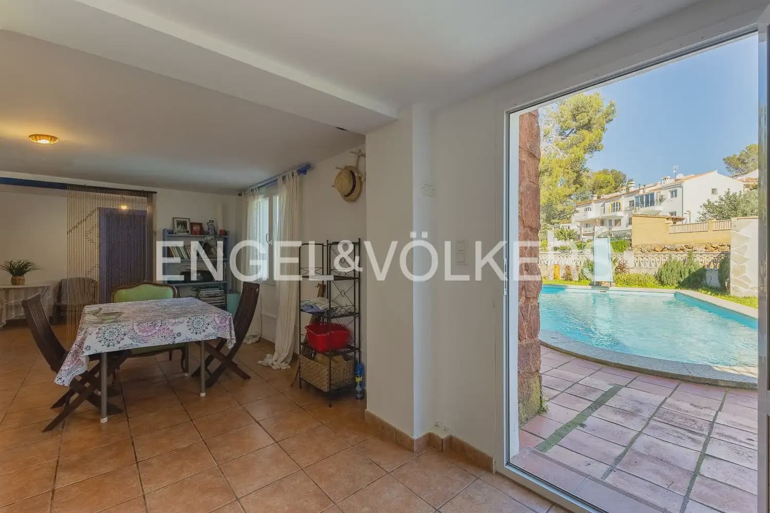 5 bedroom Villa for sale in La Font d'En Carros with pool garage - € 560,000 (Ref: 9898065)