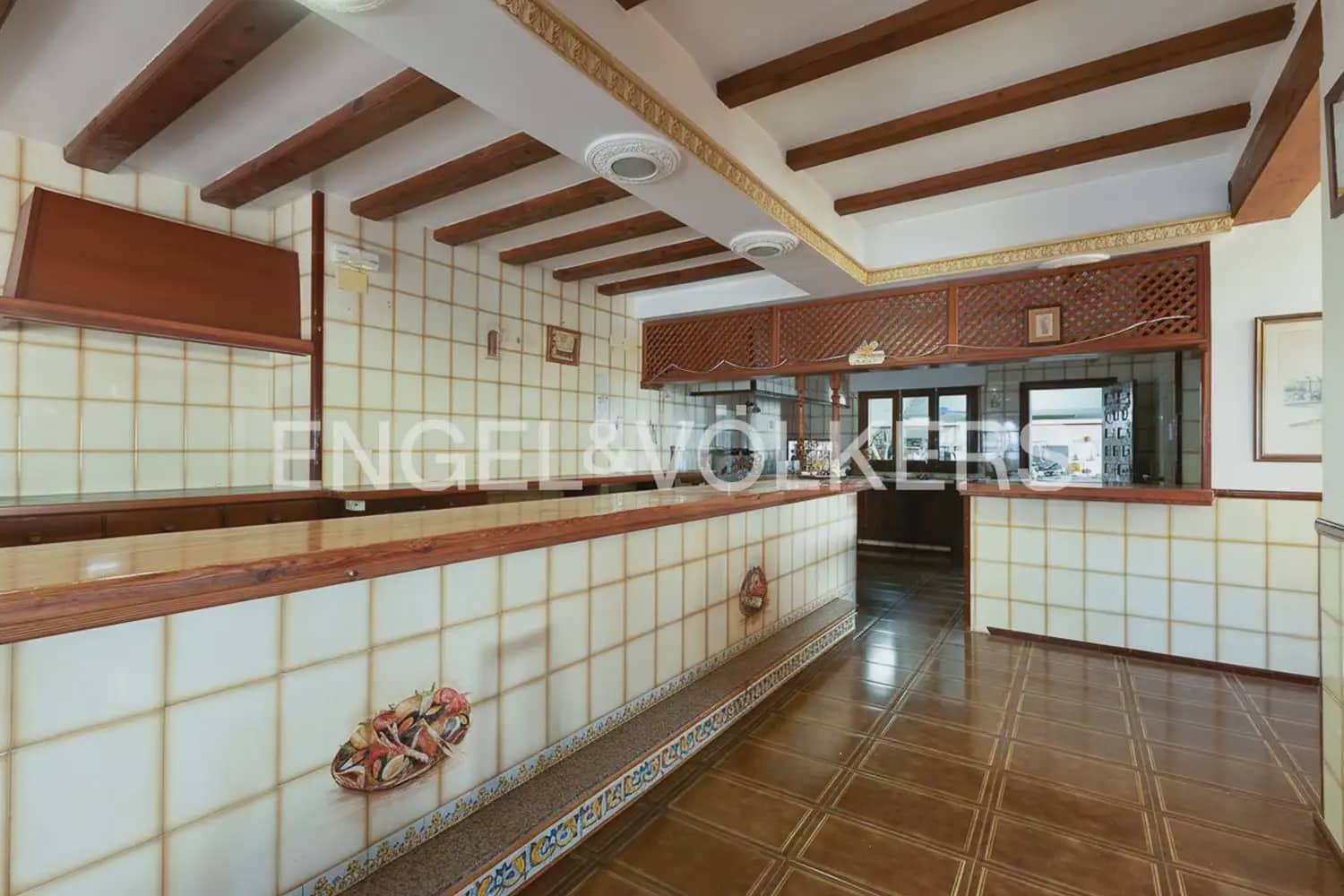 5 bedroom Villa for sale in La Font d'En Carros with pool garage - € 560,000 (Ref: 9898065)