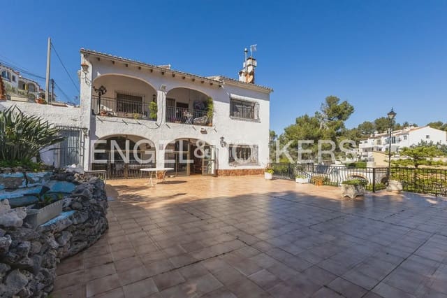 5 bedroom Villa for sale in La Font d'En Carròs with pool garage - € 560,000 (Ref: 9898065)