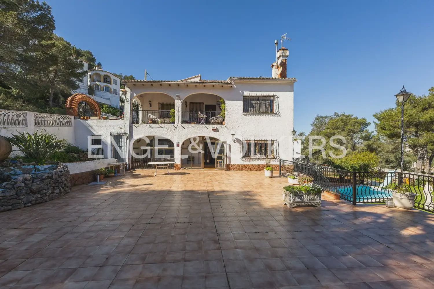 5 bedroom Villa for sale in La Font d'En Carros with pool garage - € 560,000 (Ref: 9898065)