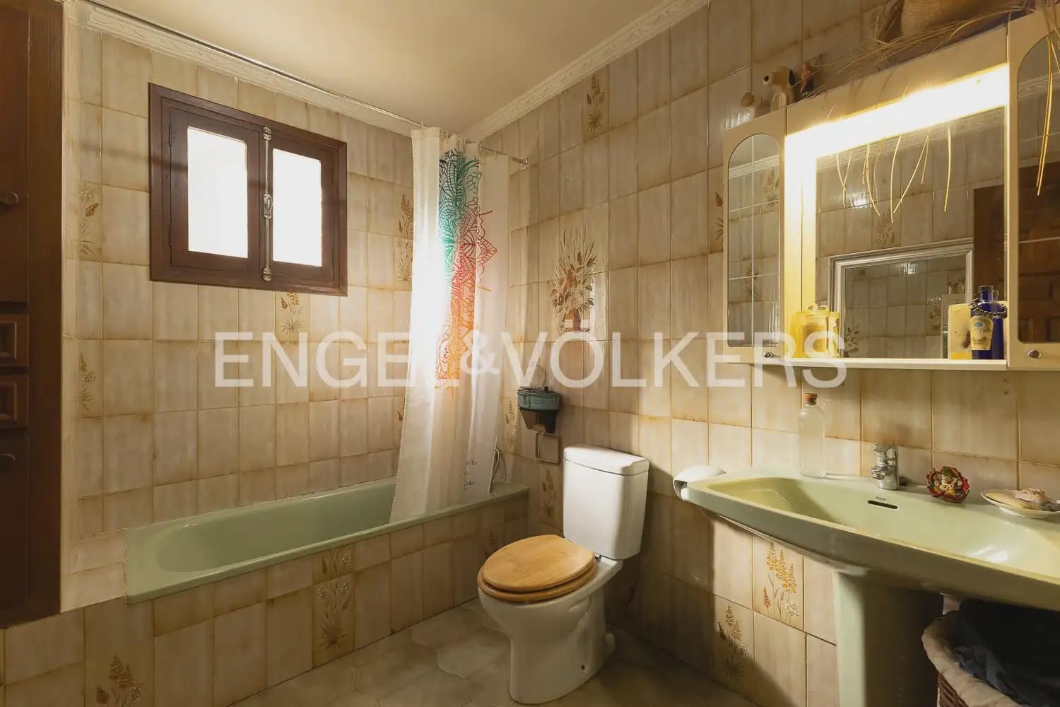 5 bedroom Villa for sale in La Font d'En Carros with pool garage - € 560,000 (Ref: 9898065)