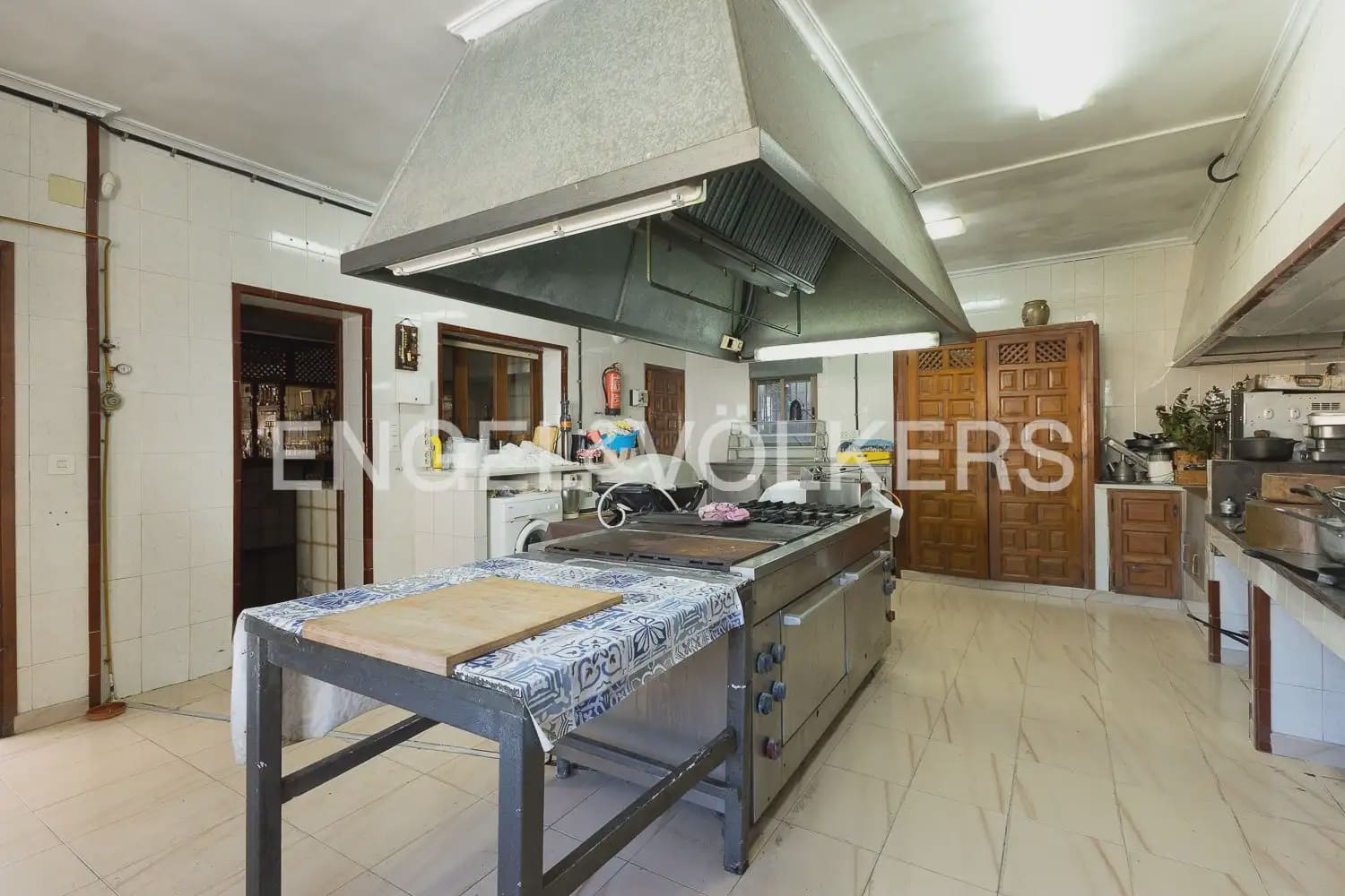 5 bedroom Villa for sale in La Font d'En Carros with pool garage - € 560,000 (Ref: 9898065)