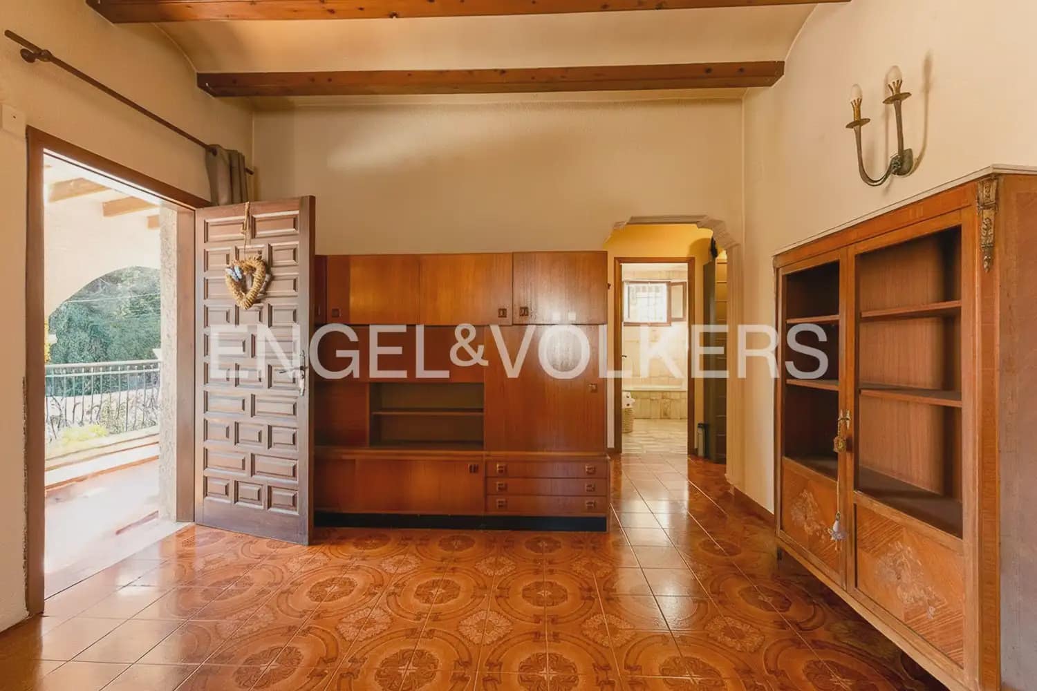 5 bedroom Villa for sale in La Font d'En Carros with pool garage - € 560,000 (Ref: 9898065)