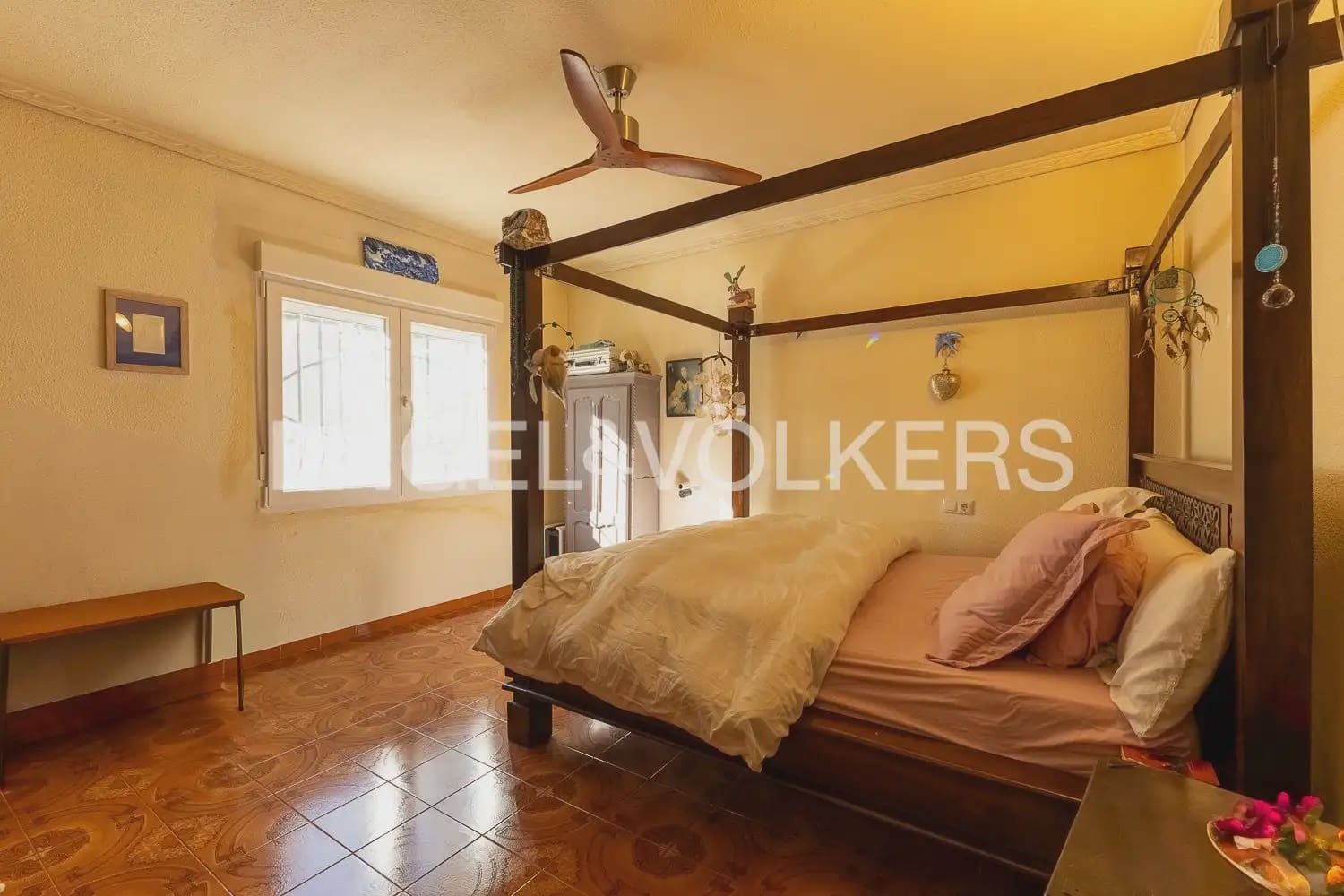 5 bedroom Villa for sale in La Font d'En Carros with pool garage - € 560,000 (Ref: 9898065)