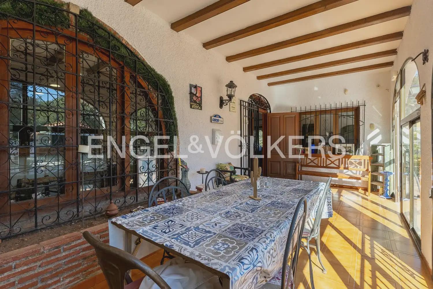 5 bedroom Villa for sale in La Font d'En Carros with pool garage - € 560,000 (Ref: 9898065)