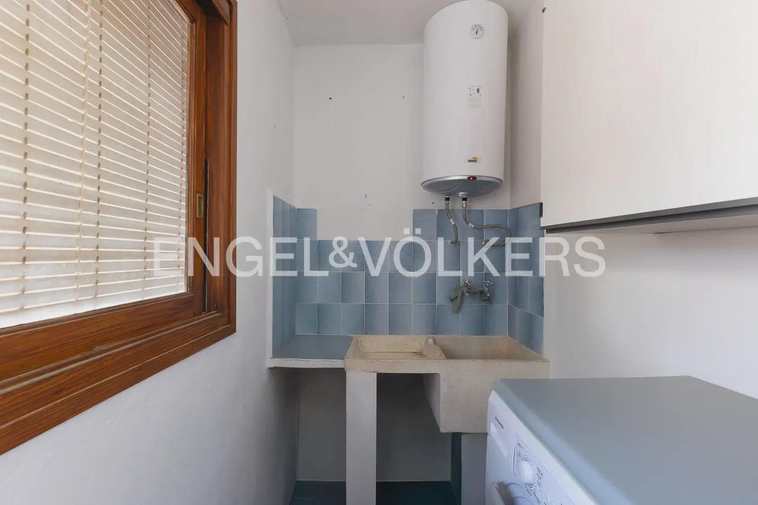 5 bedroom Villa for sale in La Font d'En Carros with pool garage - € 560,000 (Ref: 9898065)