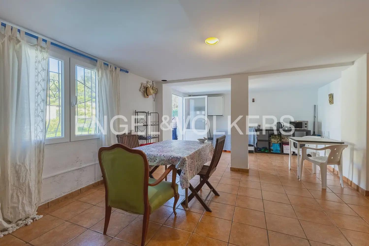 5 bedroom Villa for sale in La Font d'En Carros with pool garage - € 560,000 (Ref: 9898065)