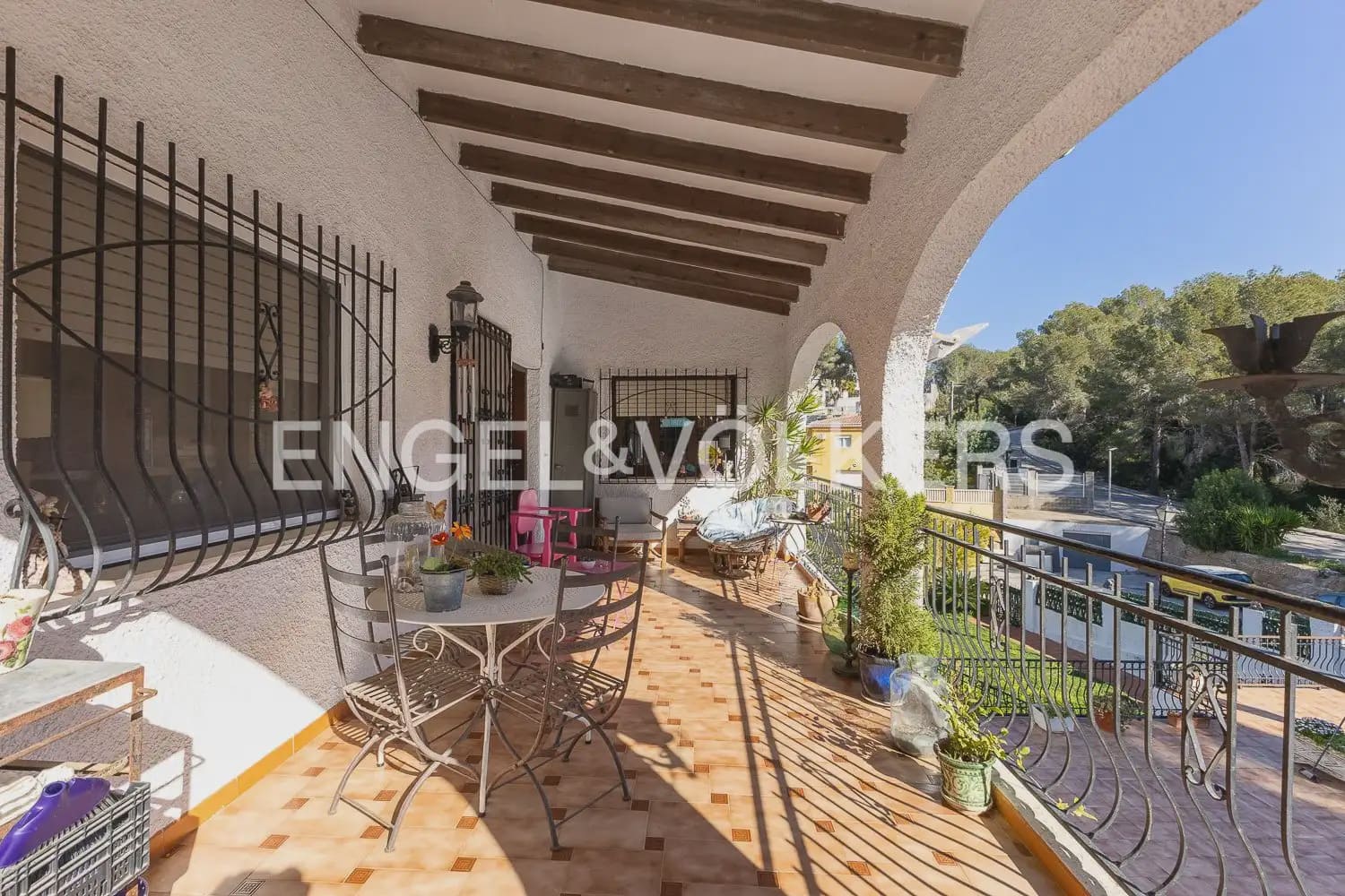 5 bedroom Villa for sale in La Font d'En Carros with pool garage - € 560,000 (Ref: 9898065)