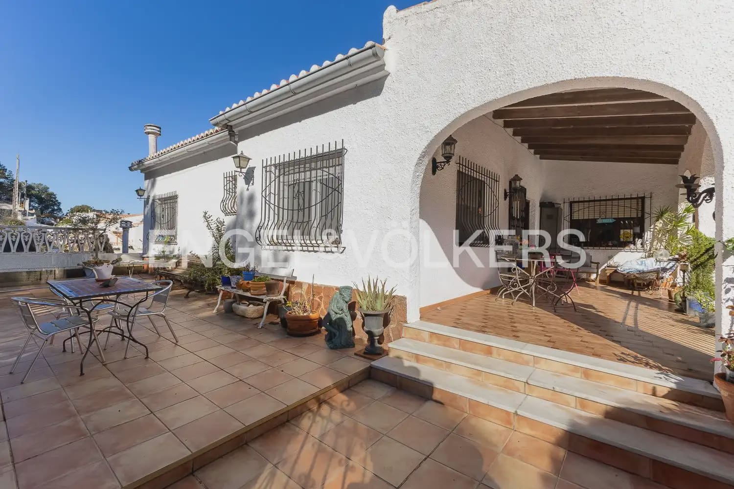 5 bedroom Villa for sale in La Font d'En Carros with pool garage - € 560,000 (Ref: 9898065)