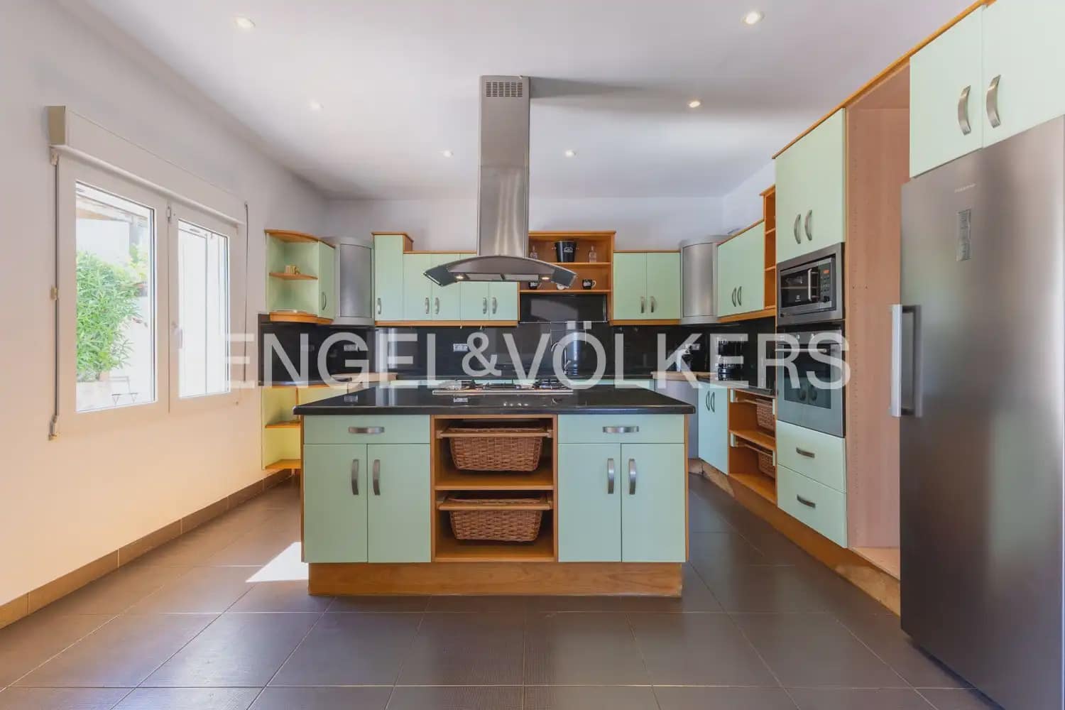5 sypialnia Willa na sprzedaż w Javea / Xabia z basenem garażem - 1 550 000 € (Ref: 9898066)