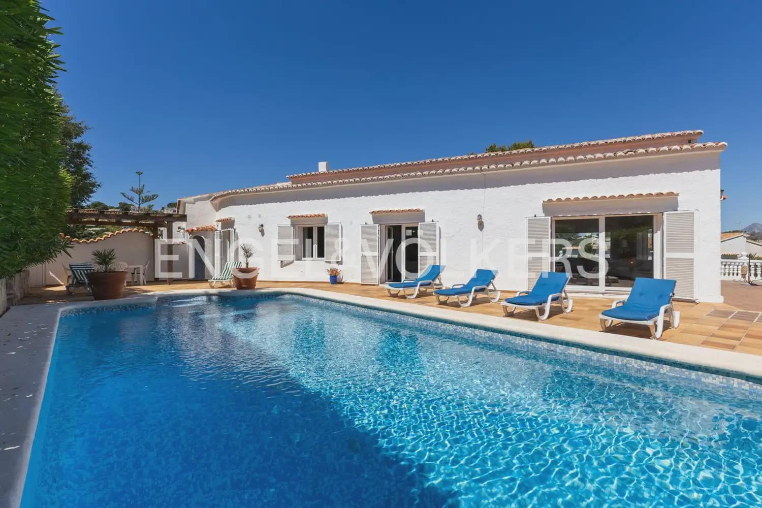 5 sypialnia Willa na sprzedaż w Javea / Xabia z basenem garażem - 1 550 000 € (Ref: 9898066)