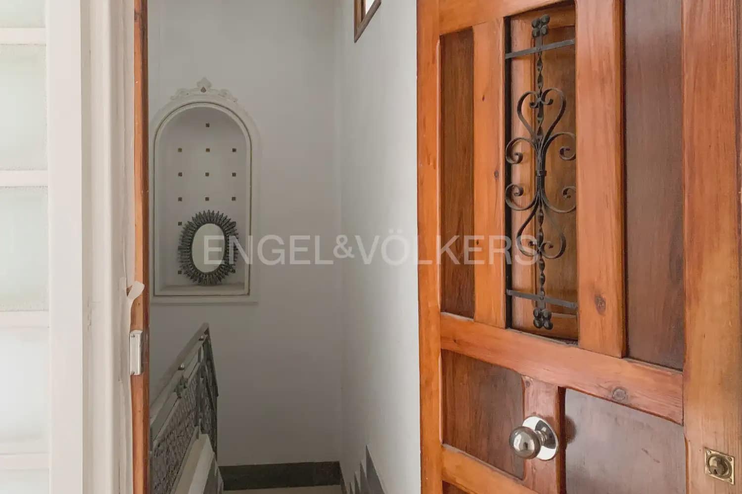 4 bedroom Townhouse for sale in Caudete de las Fuentes with garage - € 170,000 (Ref: 9898068)