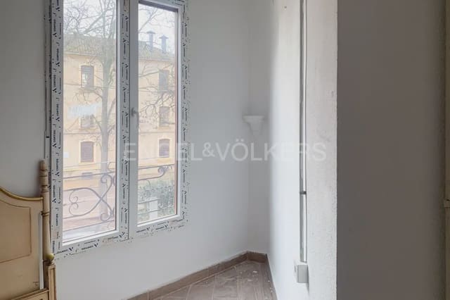 4 bedroom Townhouse for sale in Caudete de las Fuentes with garage - € 170,000 (Ref: 9898068)