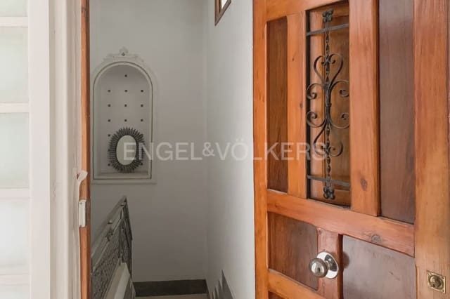 4 bedroom Townhouse for sale in Caudete de las Fuentes with garage - € 170,000 (Ref: 9898068)