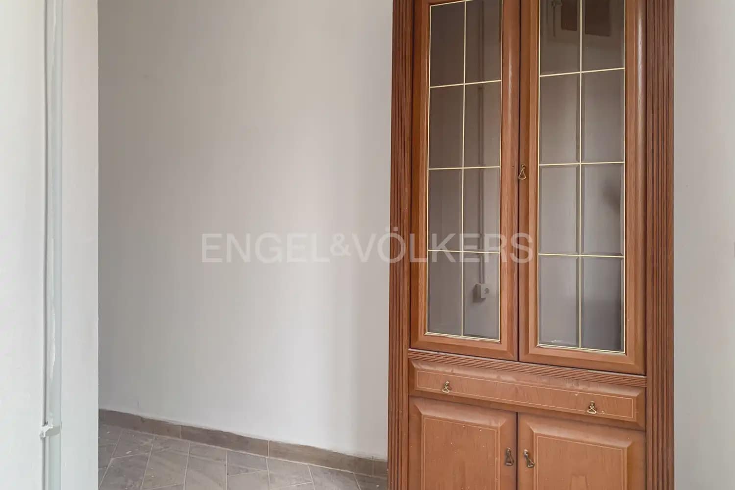 4 bedroom Townhouse for sale in Caudete de las Fuentes with garage - € 170,000 (Ref: 9898068)